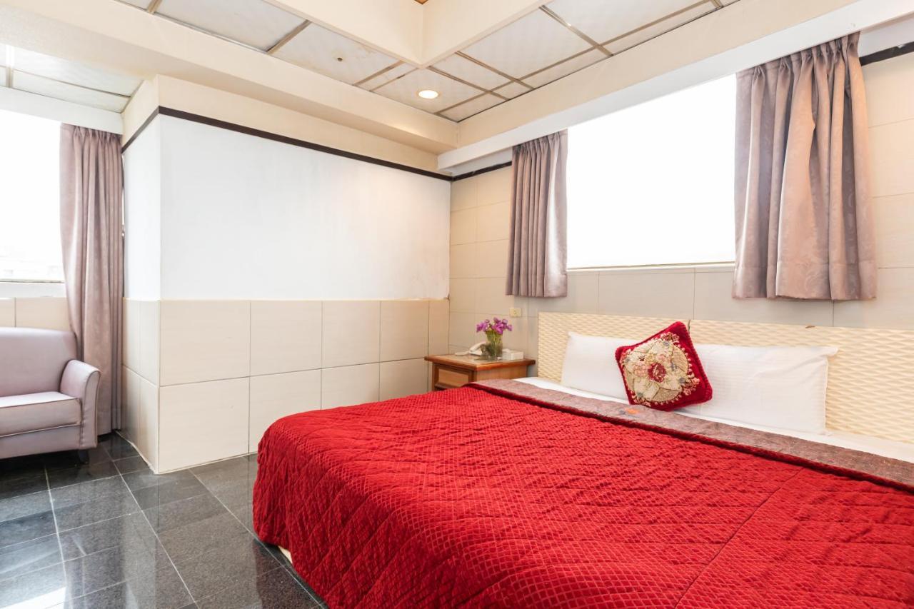 Yi Pin Business Hotel Taoyuan Exterior foto